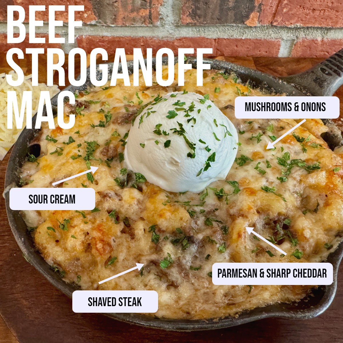 A new twist on a dinner-time favorite! Our house-made Stroganoff Sauce is combined with Shaved Ribeye Steak, Parmesan, Sharp Cheddar, Garlic, Mushrooms, and Onions. It’s a perfect Mac for that transition into Fall 🍂🍁
